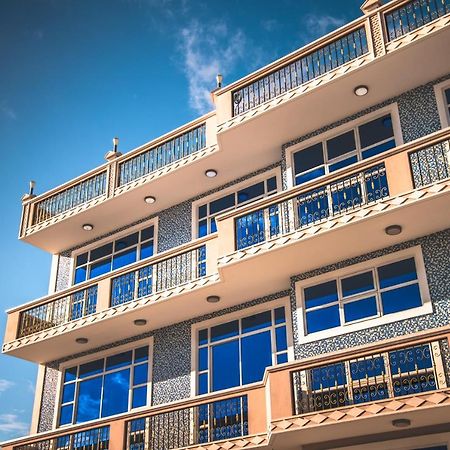Abuharee Grand Hotel Addu City Bagian luar foto