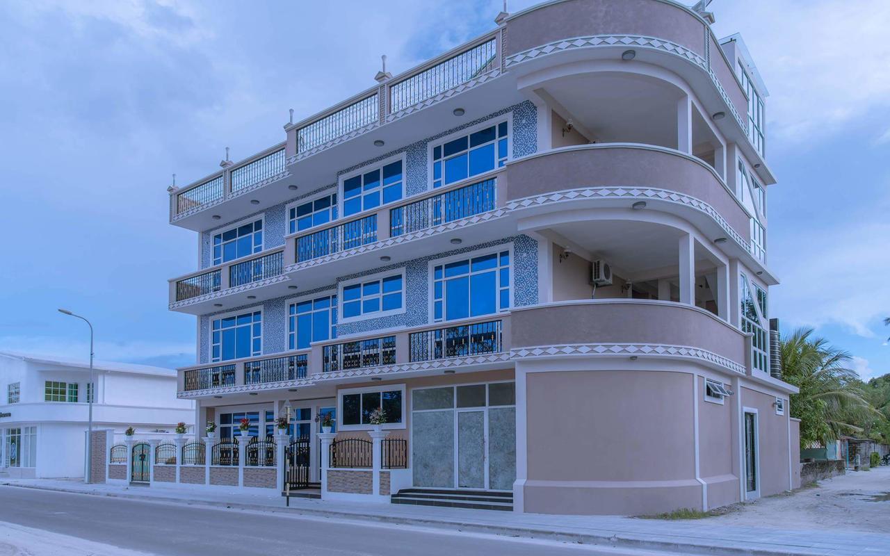 Abuharee Grand Hotel Addu City Bagian luar foto