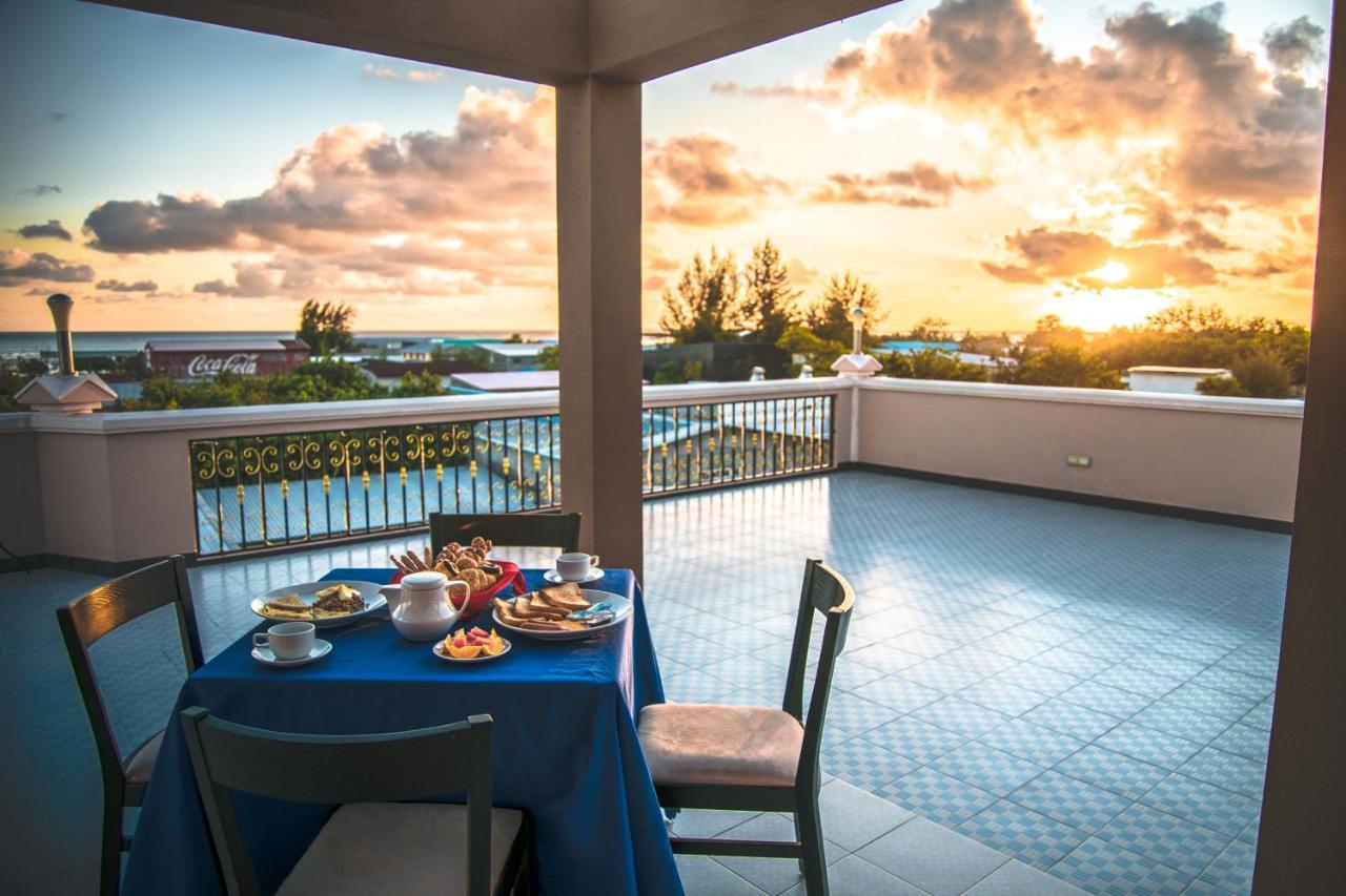 Abuharee Grand Hotel Addu City Bagian luar foto