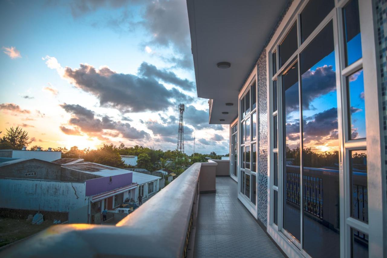 Abuharee Grand Hotel Addu City Bagian luar foto