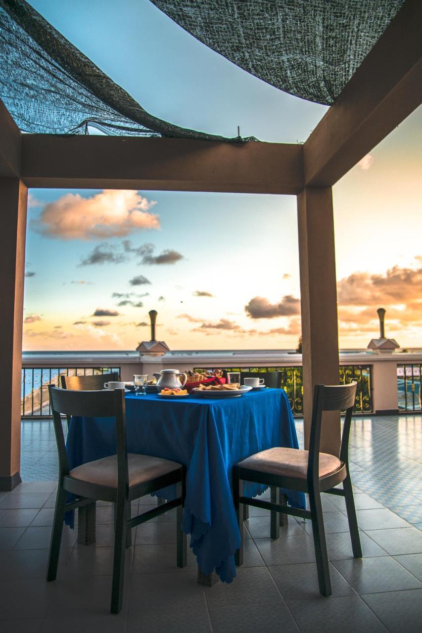 Abuharee Grand Hotel Addu City Bagian luar foto