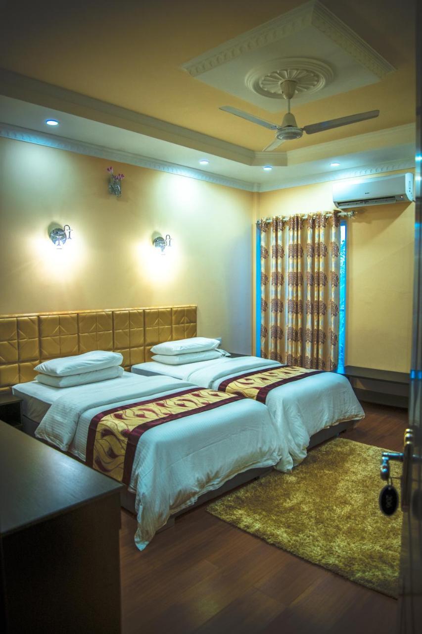 Abuharee Grand Hotel Addu City Bagian luar foto